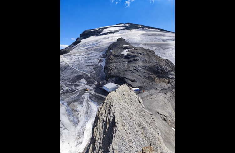 Dieses Bild von 2023 zeigt ebenfalls, dass der Titlisgletscher massiv an Dicke und Ausdehnung verloren hat. (Foto zVg)